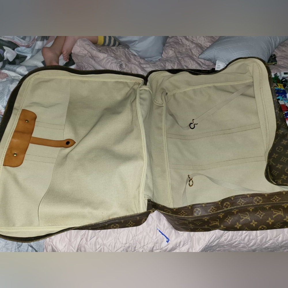 Louis Vuitton Monogram Canvas Travel Bag - Picture 4 of 7